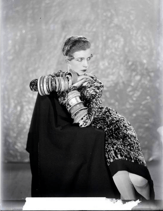 black-atlantic-by-nancy-cunard-musc3a9e-quai-branly