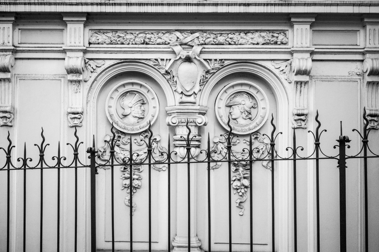 bas relief, Nice, gildallière, 2019