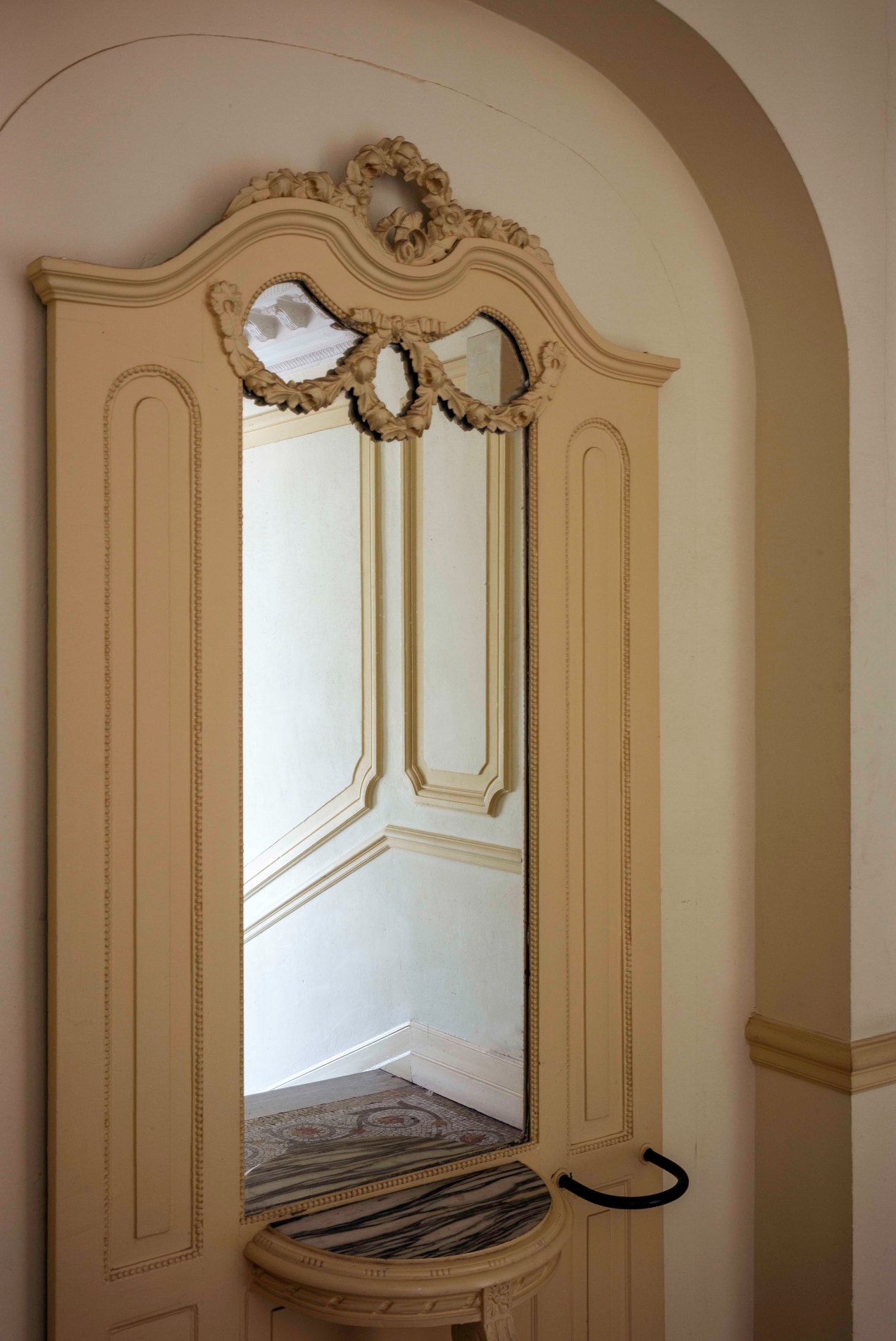 Palier villa Mercédes, promenade des Anglais, Nice, gildalliere, 2019