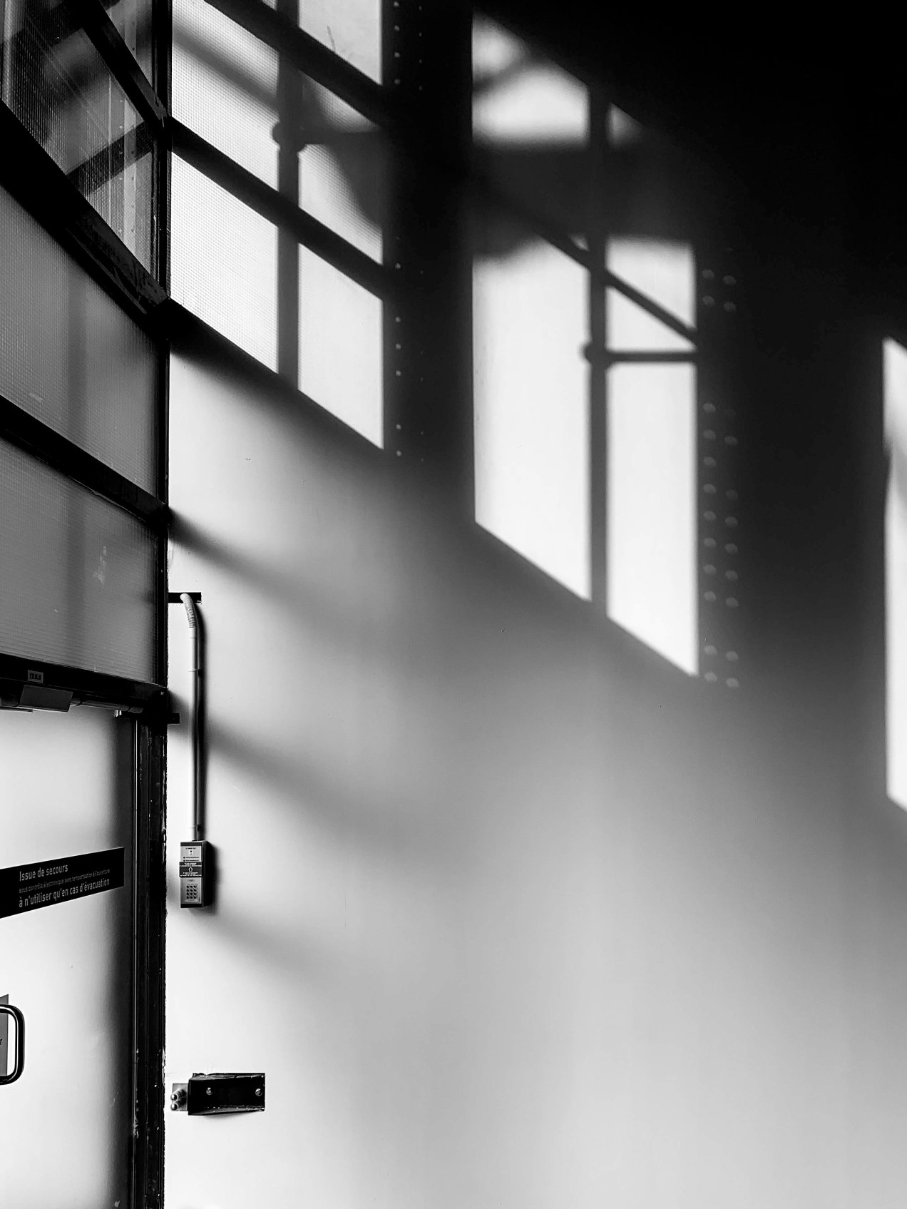 Ombre et lumière au centre Pompidou, gildalliere, Paris, 2019